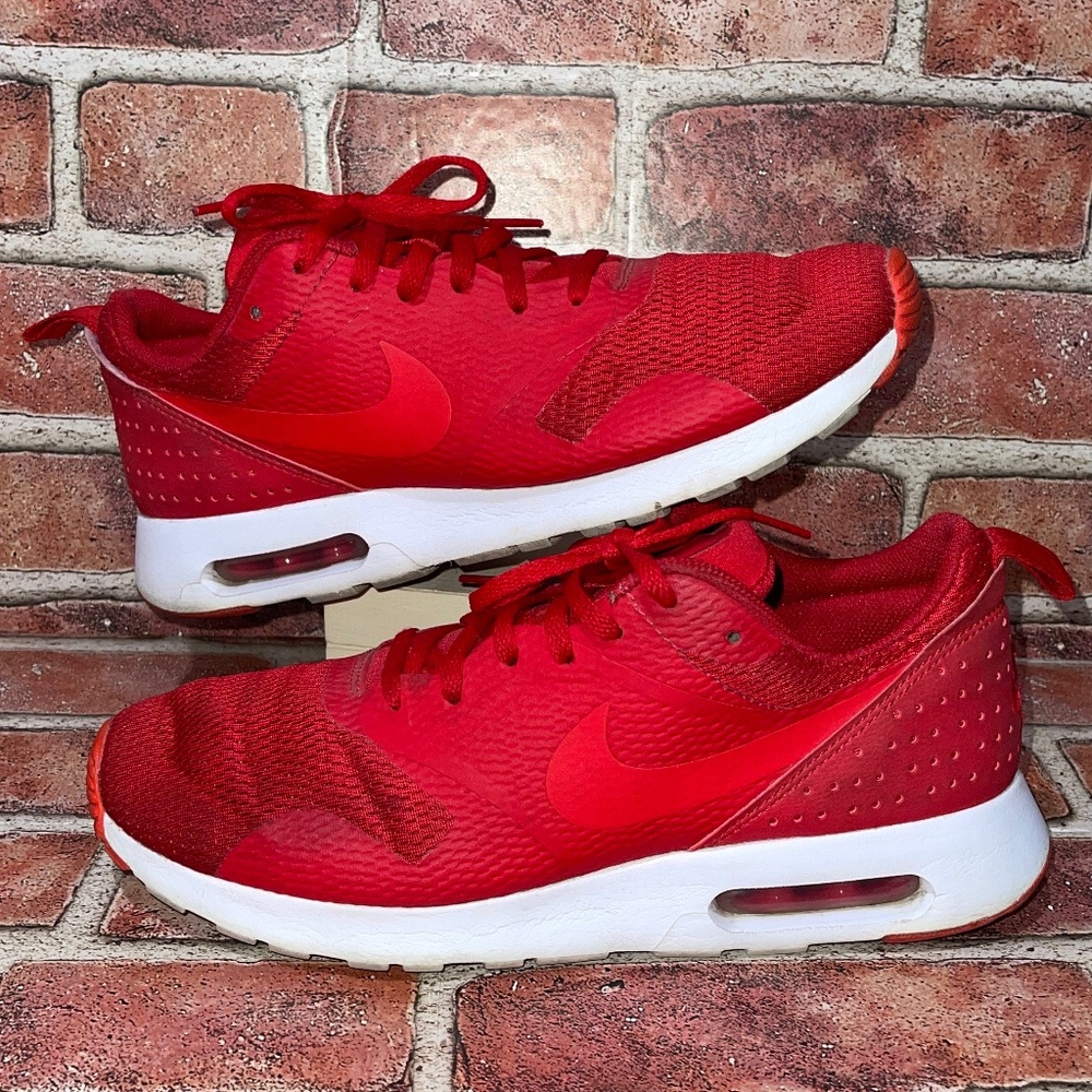Pre-Owned Nike Air Max Tavas SE University Red Sneakers Shoe Size 8.5 705149-602